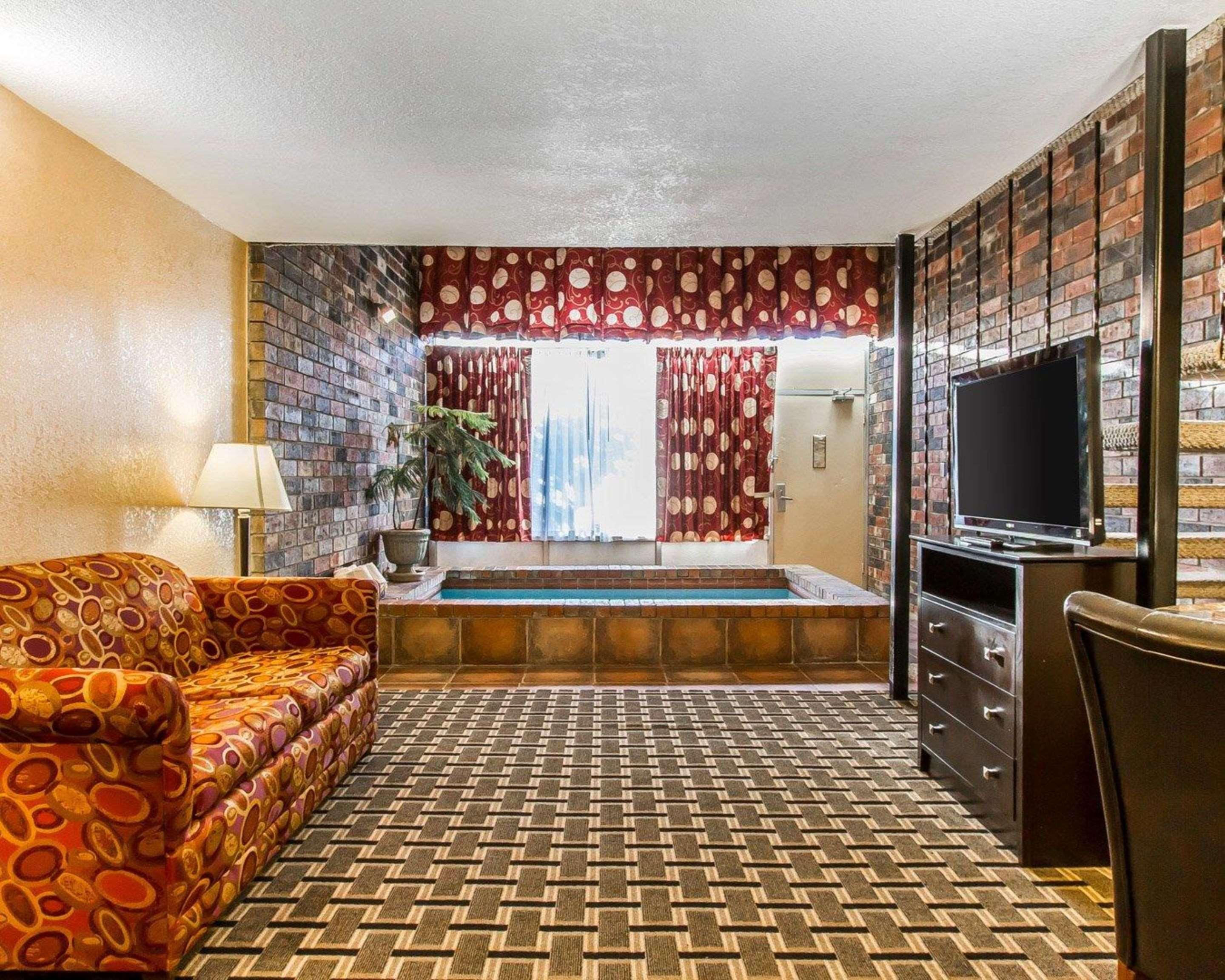 Quality Inn Ada Near University Ngoại thất bức ảnh